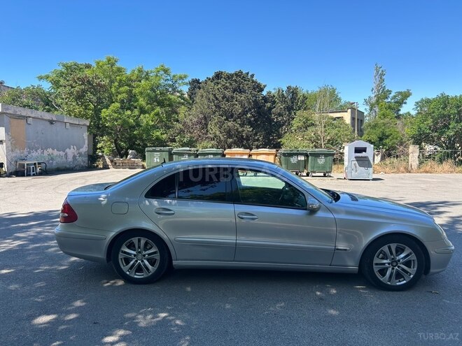 Mercedes E 220-2