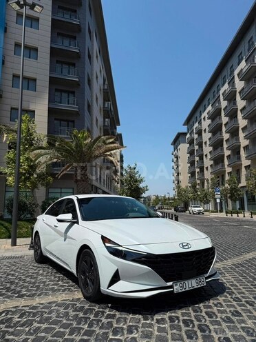 Hyundai Elantra-1