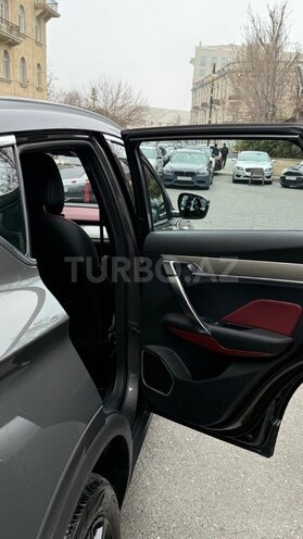 Geely Coolray-9