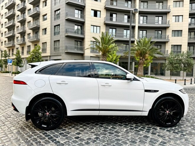 Jaguar F-Pace-6