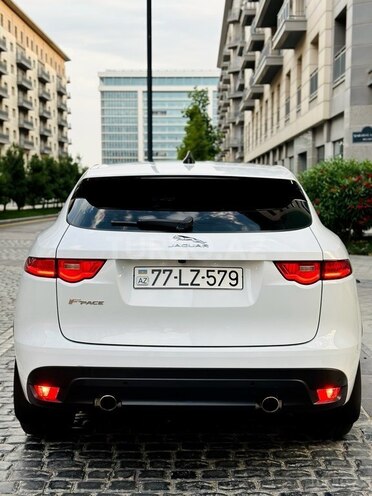 Jaguar F-Pace-5