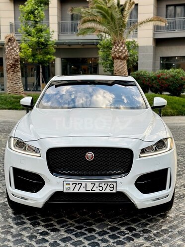 Jaguar F-Pace-2