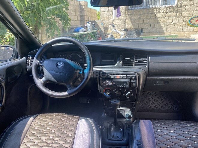 Opel Vectra-11