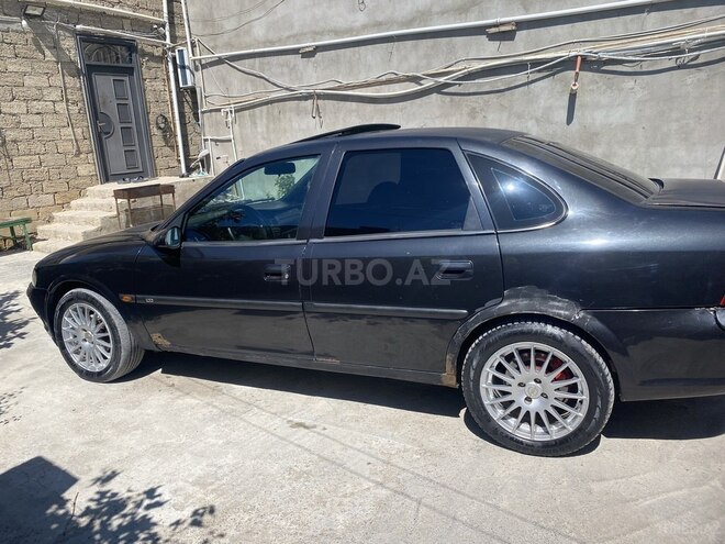 Opel Vectra-4