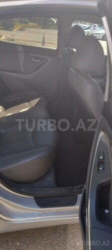 Hyundai Elantra-7