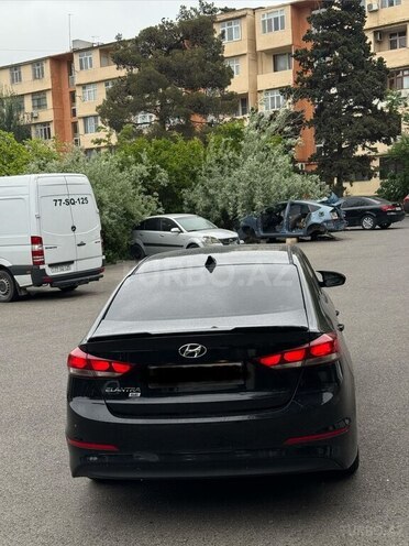 Hyundai Elantra-7