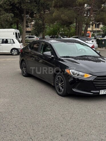 Hyundai Elantra-4