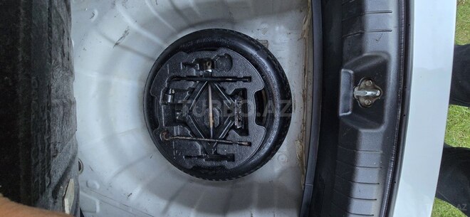 Hyundai Elantra-11
