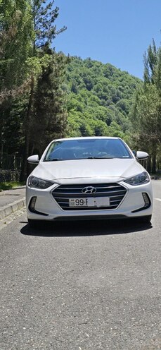 Hyundai Elantra-1