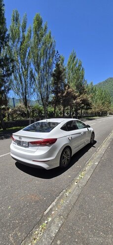 Hyundai Elantra-7