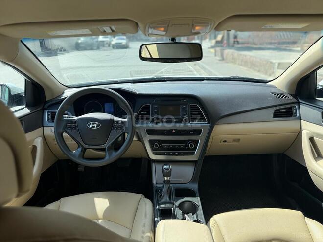 Hyundai Sonata-4