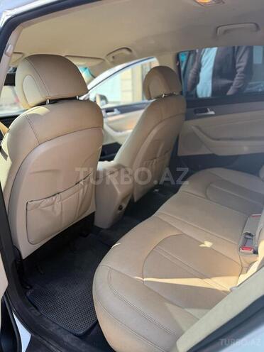 Hyundai Sonata-6