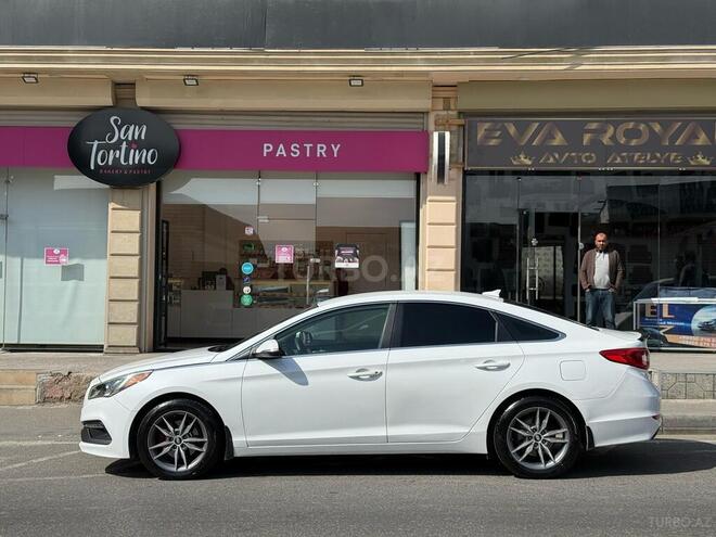 Hyundai Sonata-2