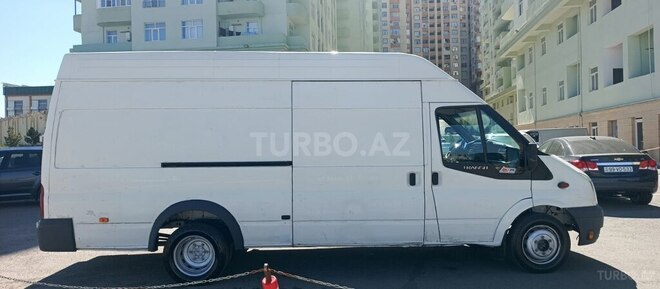 Ford Transit-4
