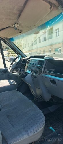 Ford Transit-6