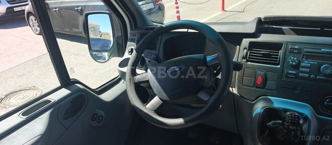 Ford Transit-7