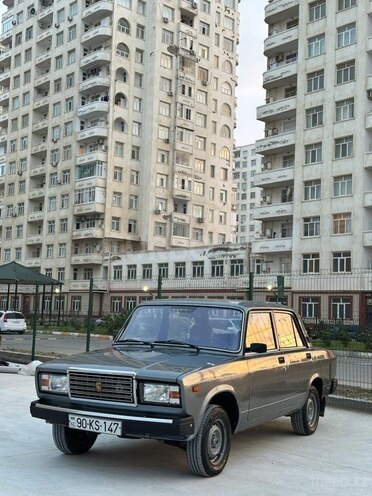 LADA (VAZ) 2107-1