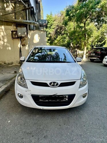 Hyundai i20-1