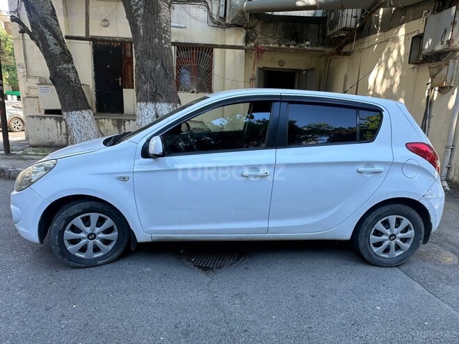 Hyundai i20-4