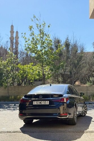 Lexus ES 300h-6