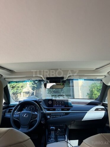 Lexus ES 300h-9