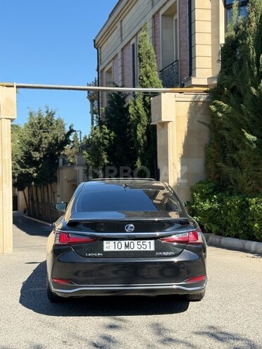 Lexus ES 300h-7