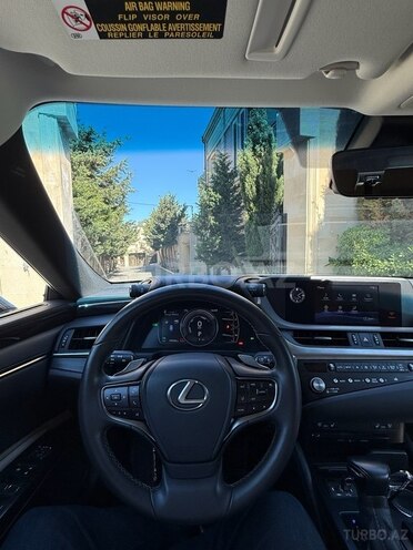 Lexus ES 300h-10