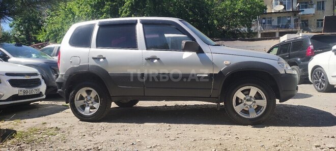 Chevrolet Niva-11