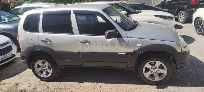 Chevrolet Niva-12