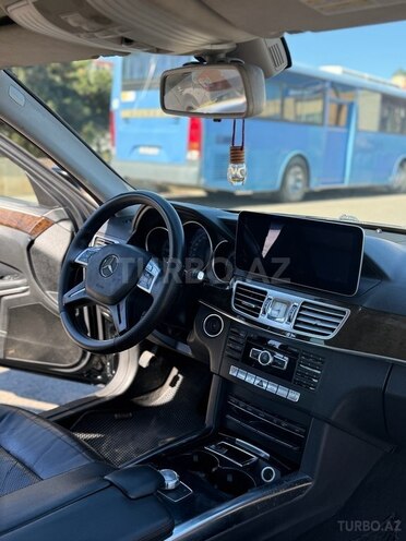 Mercedes E 220-6