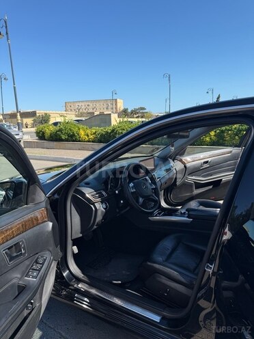 Mercedes E 220-13