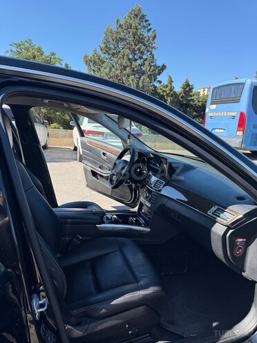 Mercedes E 220-12