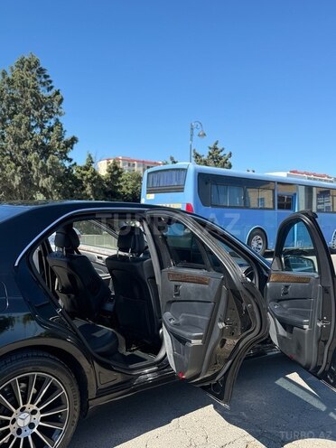 Mercedes E 220-10