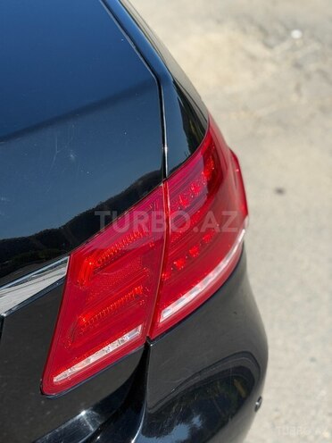 Mercedes E 220-17
