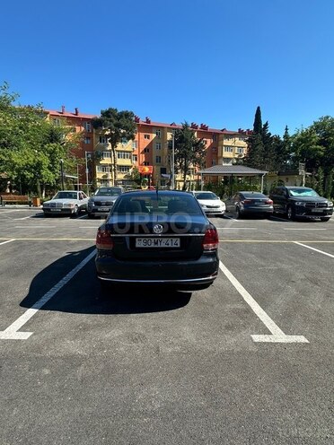 Volkswagen Polo-2