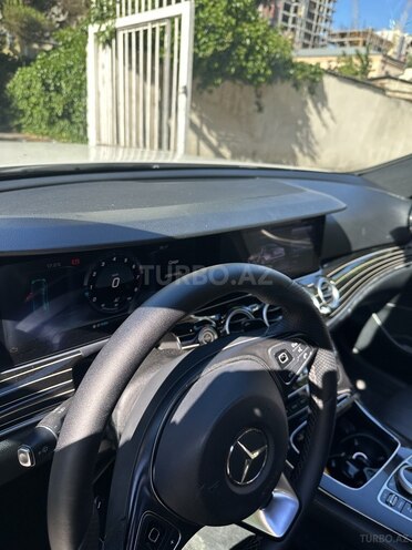 Mercedes E 300-4
