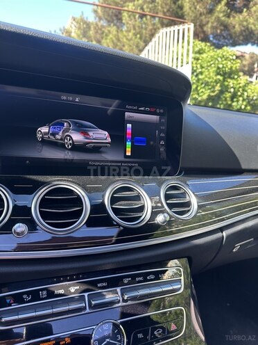 Mercedes E 300-7