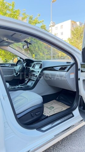 Hyundai Sonata-9