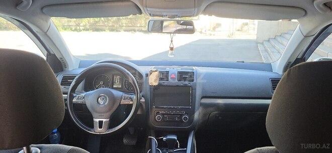 Volkswagen Jetta-6