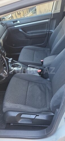 Volkswagen Jetta-8