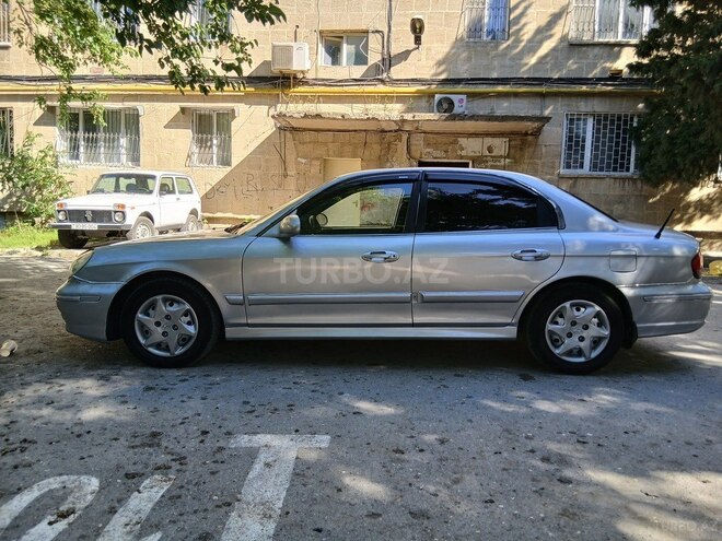 Hyundai Sonata-4