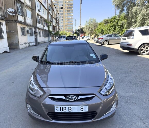 Hyundai Accent-8