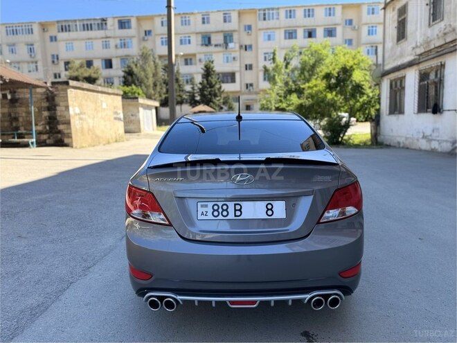 Hyundai Accent-5