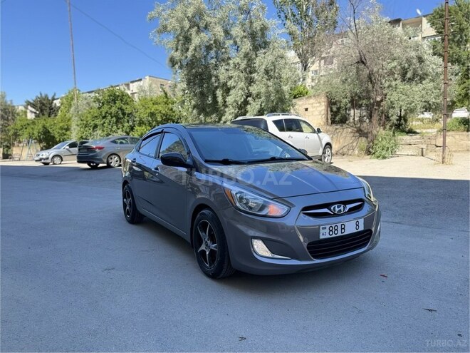 Hyundai Accent-9
