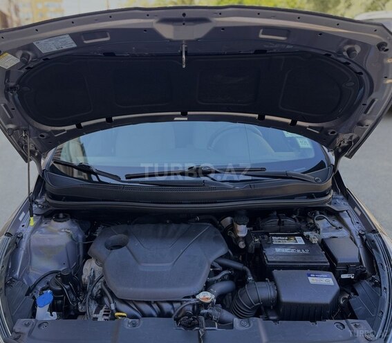 Hyundai Accent-21