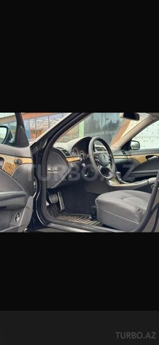 Mercedes E 220-12