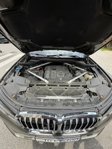 BMW X7-15