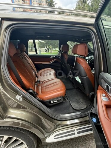 BMW X7-8