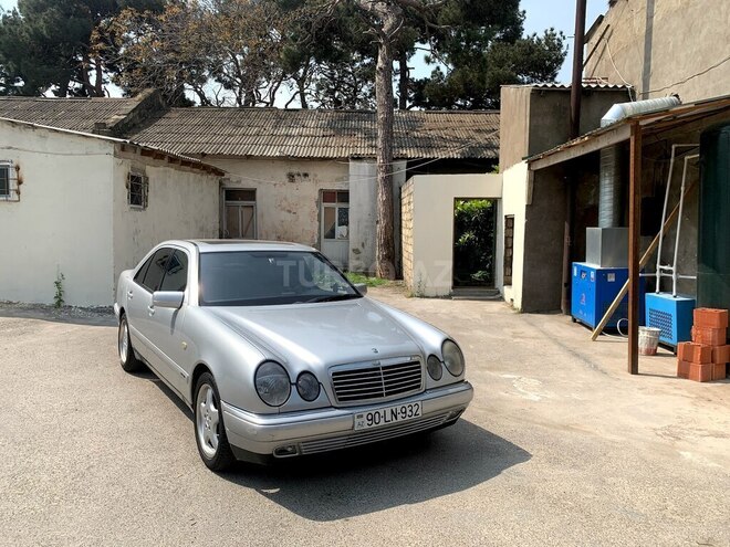 Mercedes E 280-7