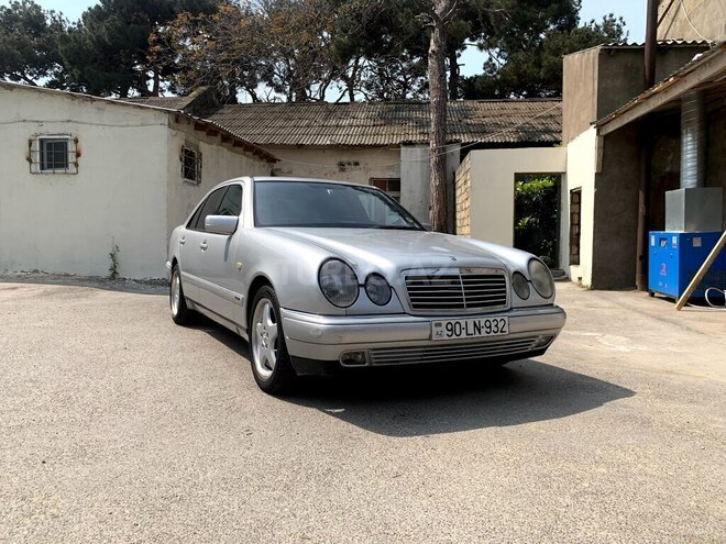 Mercedes E 280-3